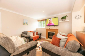 Pass the Keys Spacious 3 bedroom Greater London Free Parking
